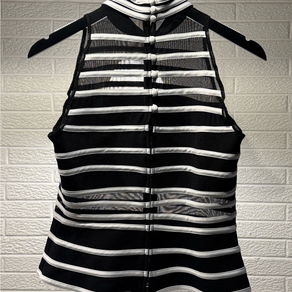 JS Collections Black and White Cut Out Tank Top - Picture 2 of 3